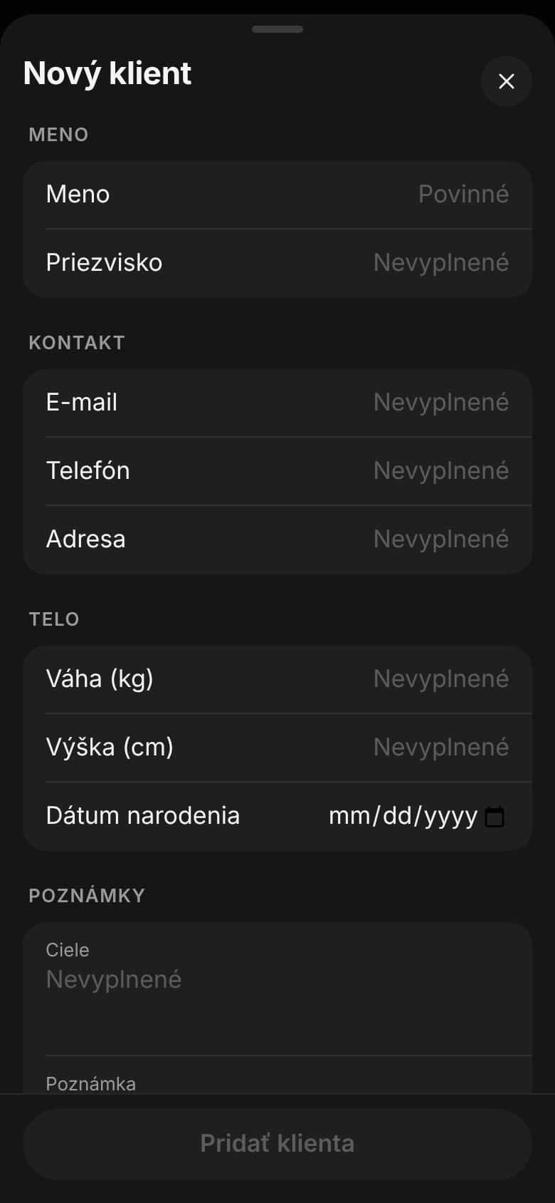 Okno Nový klient s poľami Meno, Priezvisko, E‑mail, Telefón, Váha, Výška, Dátum narodenia a poznámkami